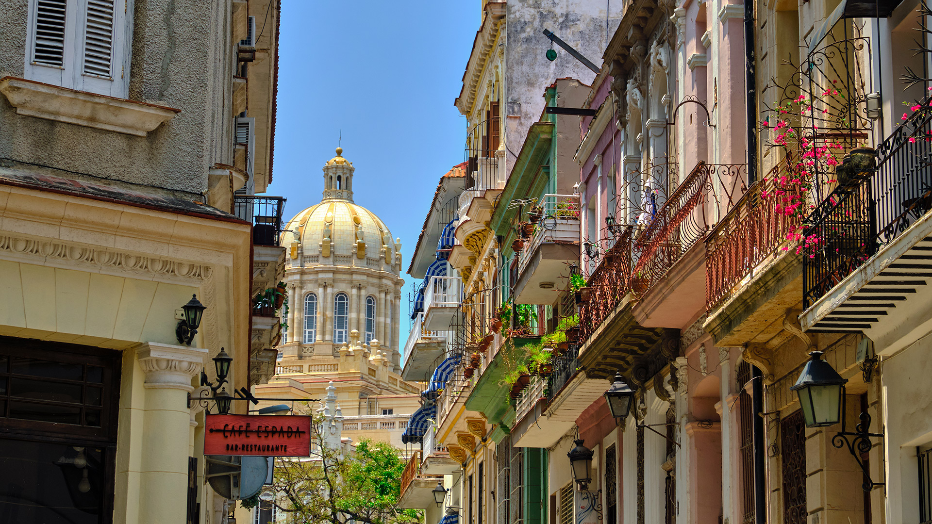 Walking City Tour of Old Havana, Cuba