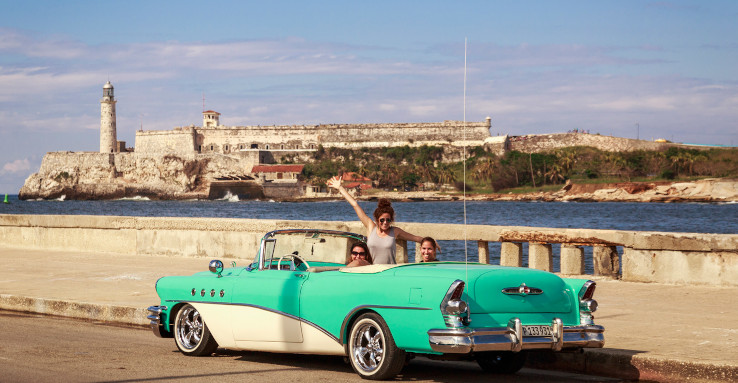 Descubra La Habana Colonial y navegue en un auto antiguo