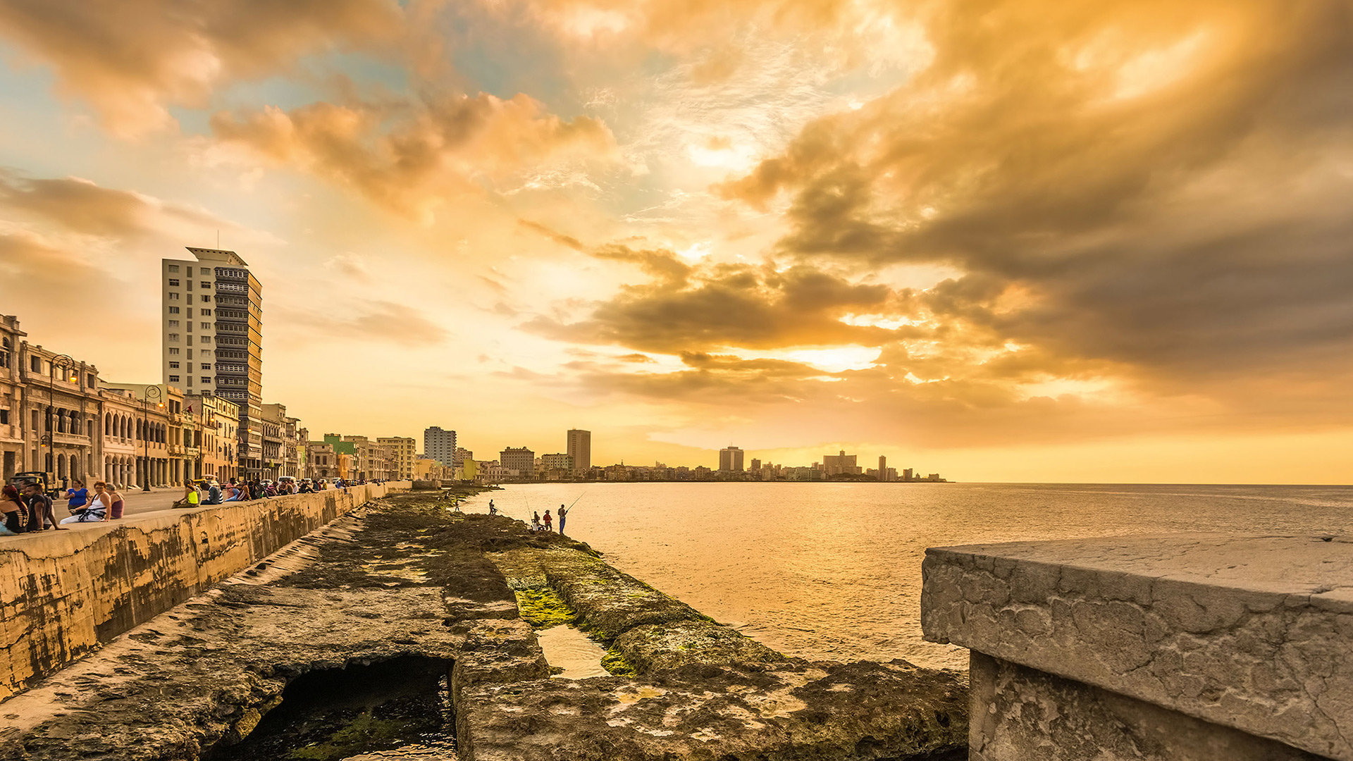 Hermosas Luces en el Malecón de La Habana