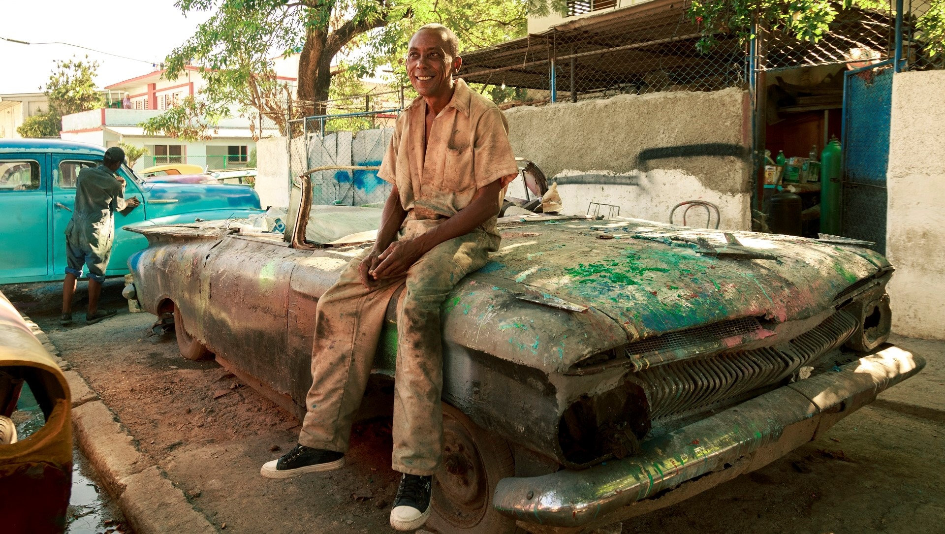 Nostalgic Wheels - Havana on the Road
